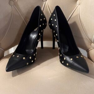 BRAND NEW Michael Kors Keke Black Pointed Leather Stiletto Pumps with Gold Studs